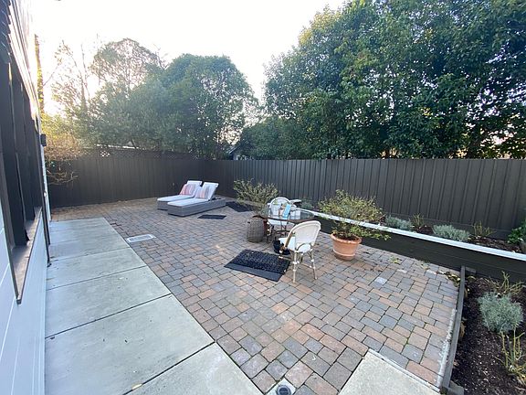 4th image of 1626 Tainter St