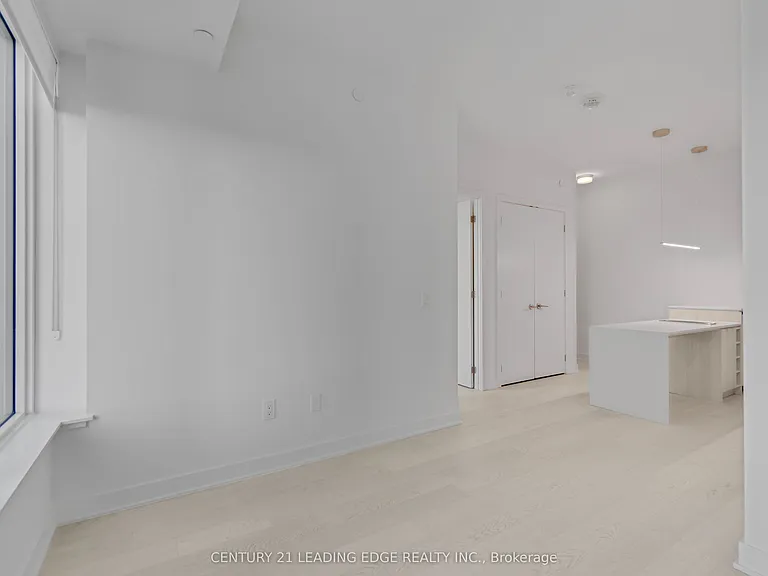 11 Yorkville Ave #3906 — Photo 16