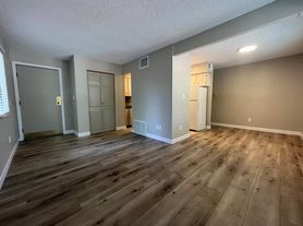 1705 Heatheridge Rd