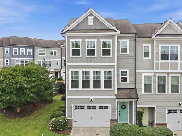 1403 Luxor Dr, Apex, NC 27502