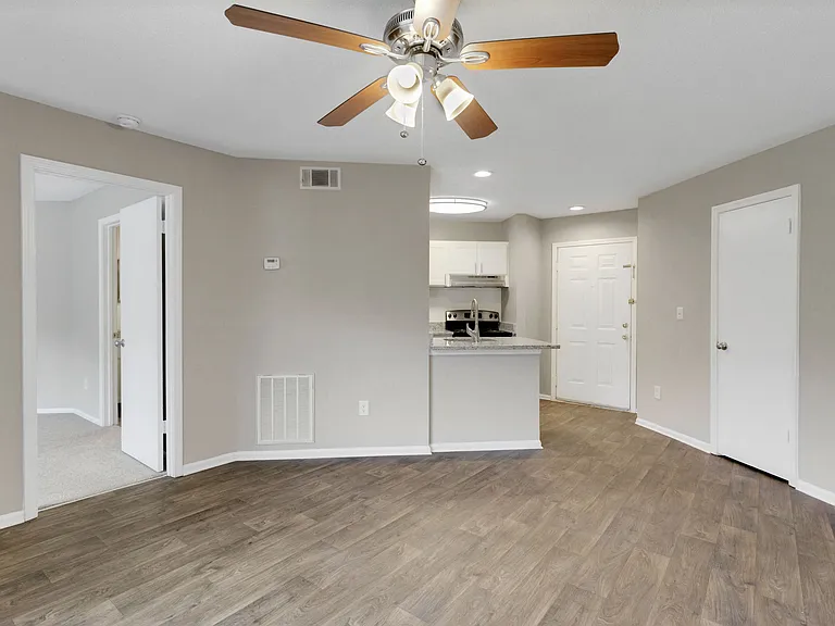 Bradford - 1 Bed / 1 Bath - 544 Sq.Ft.
