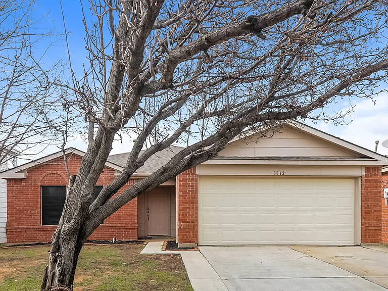 3312 Bent Creek Dr — Photo 1