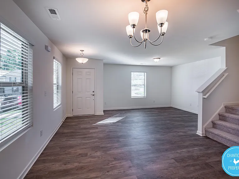 8 Rochambeau Ct #1 — Photo 4