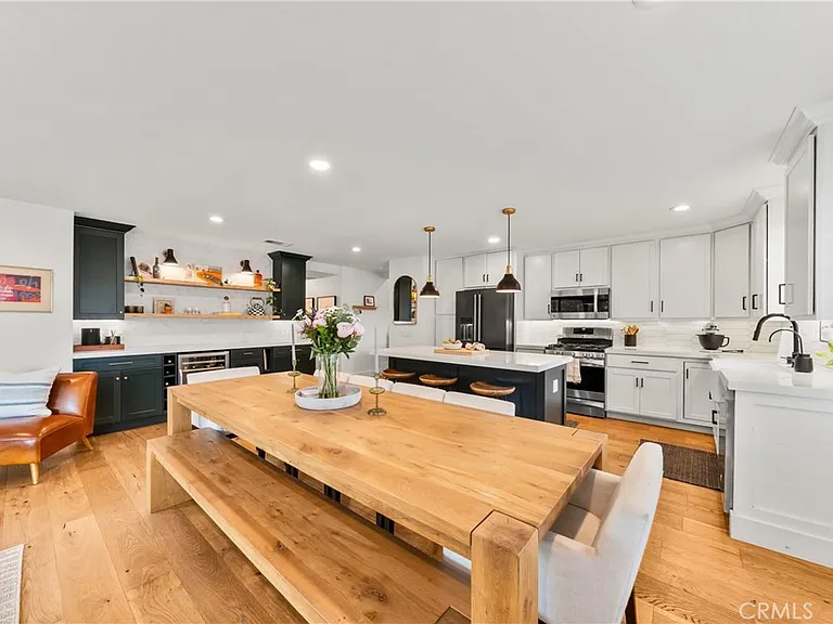 8541 Kelso Dr — Photo 40