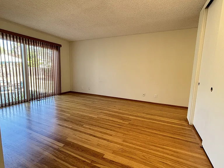 1405 Marinovich Way — Photo 6