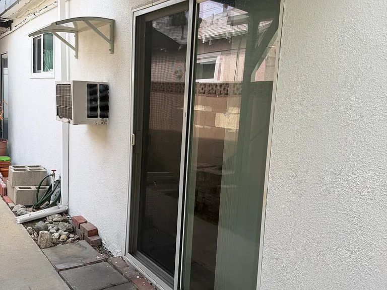 1007 N Mariposa St #C — Photo 11