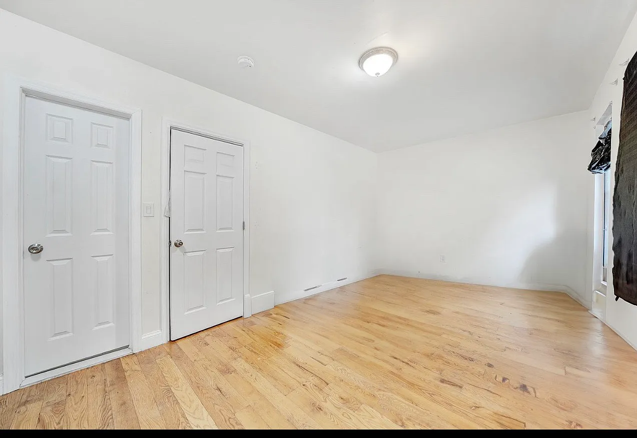 2240 Quimby Ave — Photo 1