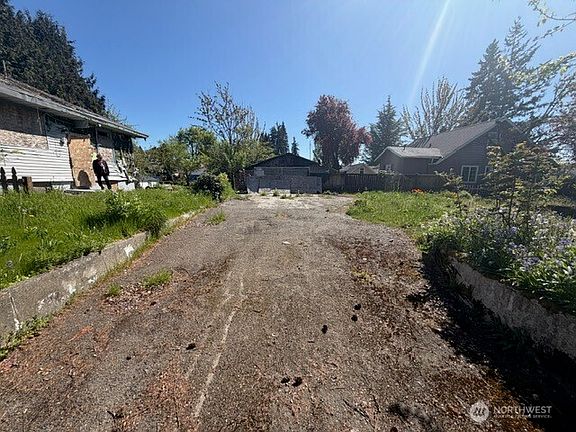 2nd image of 2416 11th Street