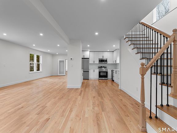4th image of 35 Elberta Avenue