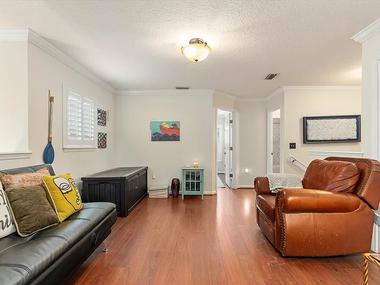 1687 Majestic View Ln — Photo 26