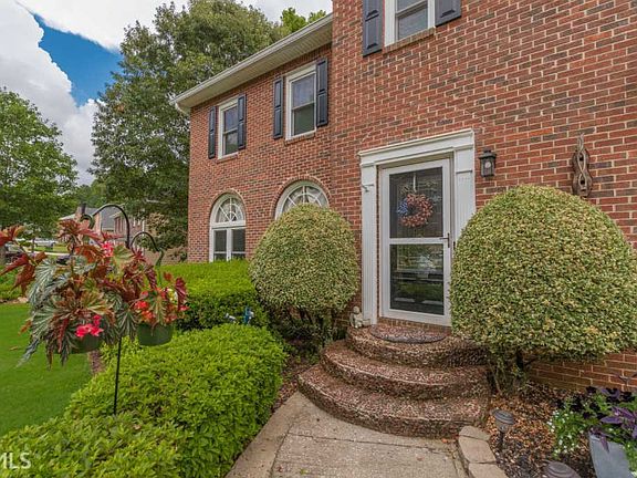 4th image of 3055 Oak Meadow Dr