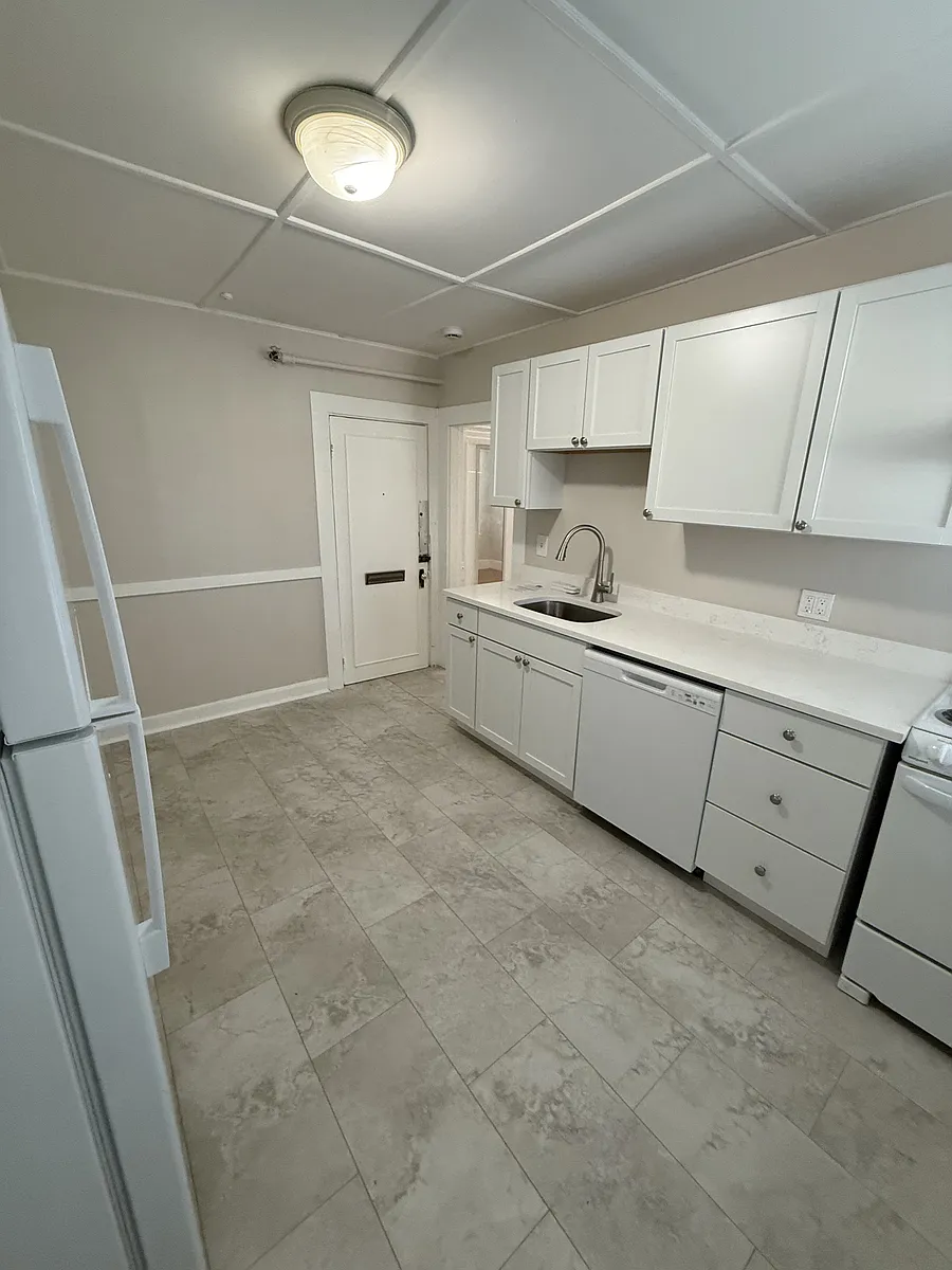 Building Photo - 25 Pond St #1