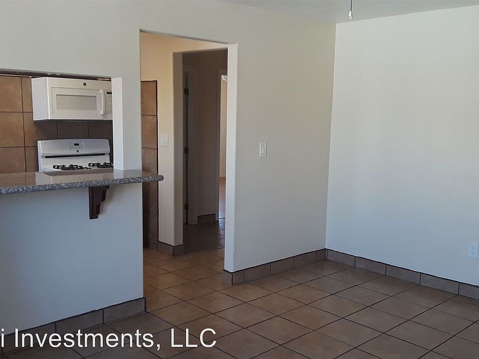 1st image of 856 1/2 W 55th St