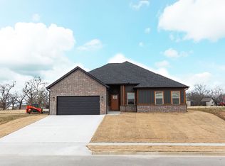 242 Nebo St, Prairie Grove, AR 72753