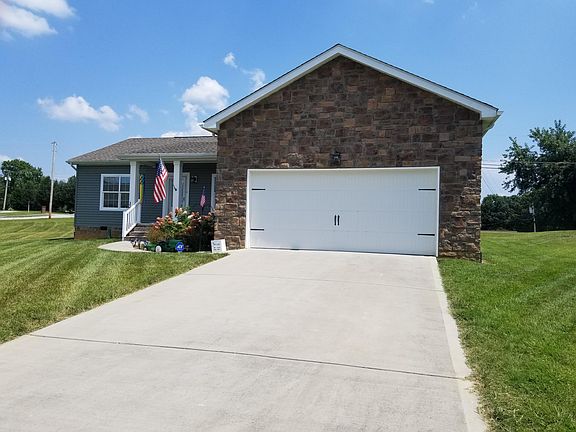 2nd image of 1745 Stonebrook Ln