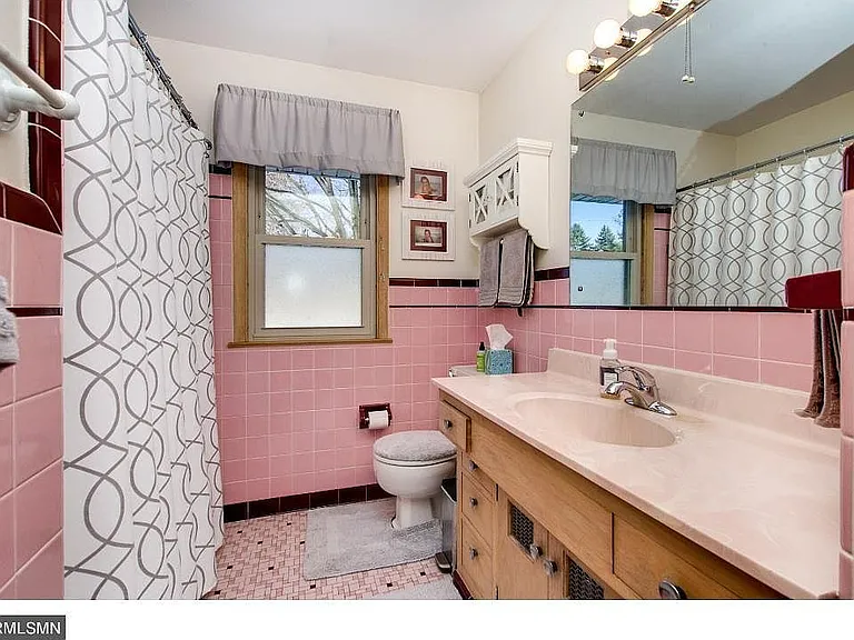 1911 Simpson St — Photo 12
