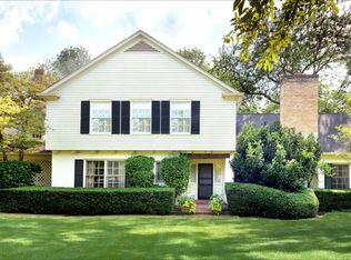 921 E Westminster Rd, Lake Forest, IL 60045