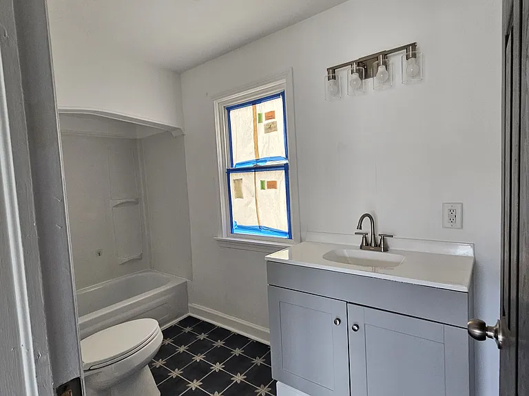 716 Smith St #2 — Photo 6