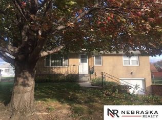2417 S 41st St, Omaha, NE 68105