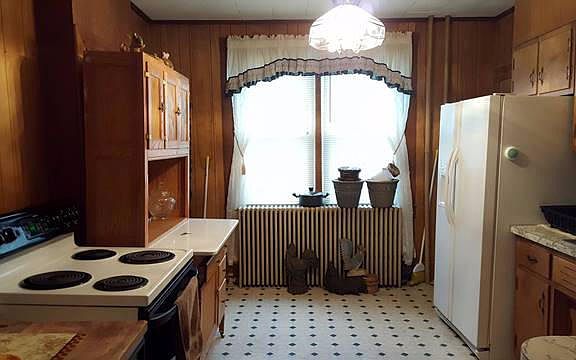 4th image of 80 Orchard Ave