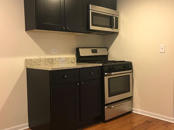 4th image of 1521 W 18th Pl #Ch1