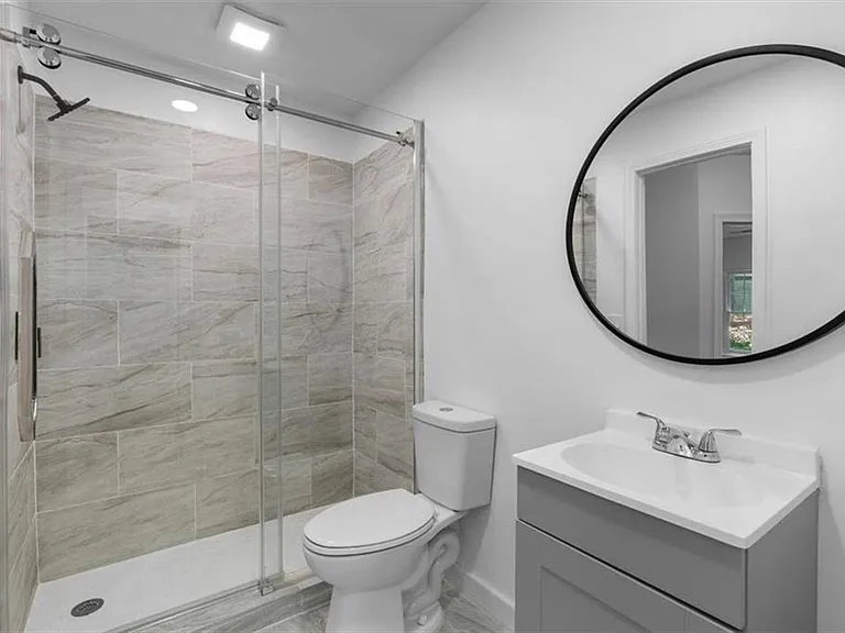 350 Wembley Cir — Photo 22