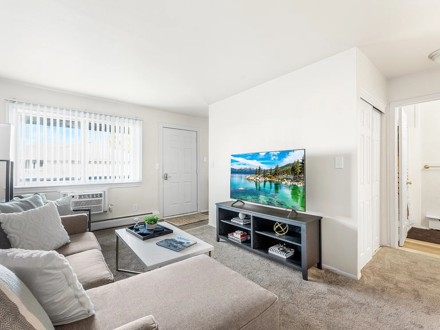 2 bed, $2,000 — Photo 3