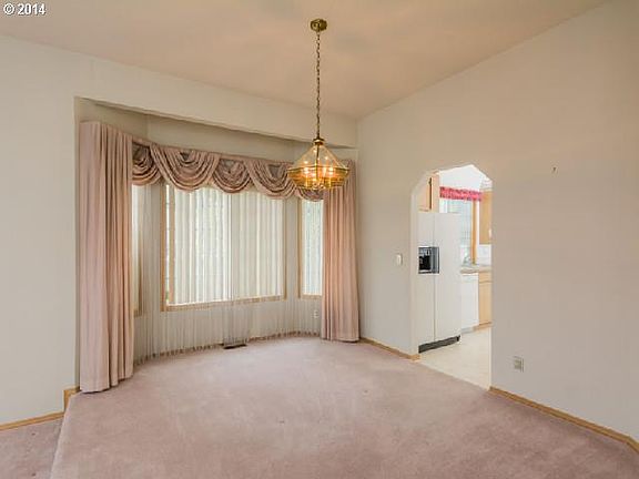3rd image of 9415 NE 32nd Ave