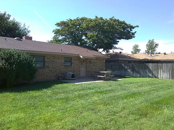 3rd image of 32 Mesa Dr
