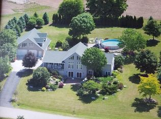 N5606 Maple View Dr, HILBERT, WI 54129