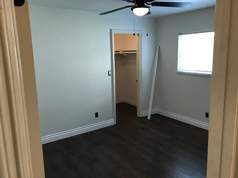 1000 Estes St #6 — Photo 5