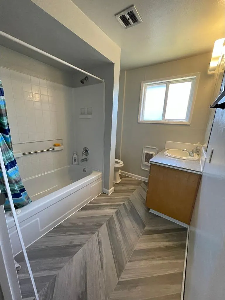 2 bed, 900 sqft, $1,575 — Photo 1