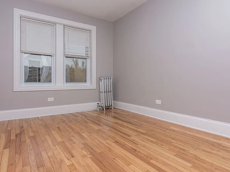 8143 S Ellis Ave — Photo 6