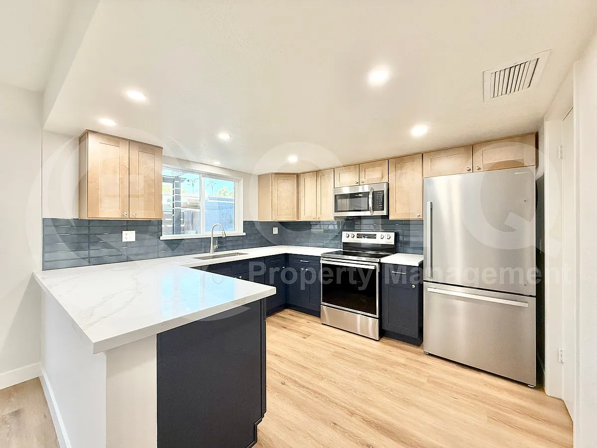 2 bed, 2.0 bath, 1044 sqft, $1,749 — Photo 4