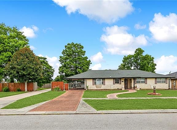 2nd image of 2308 Margaret Ln
