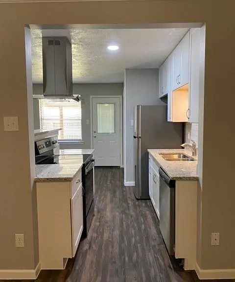 1401 Airline Dr #B — Photo 4