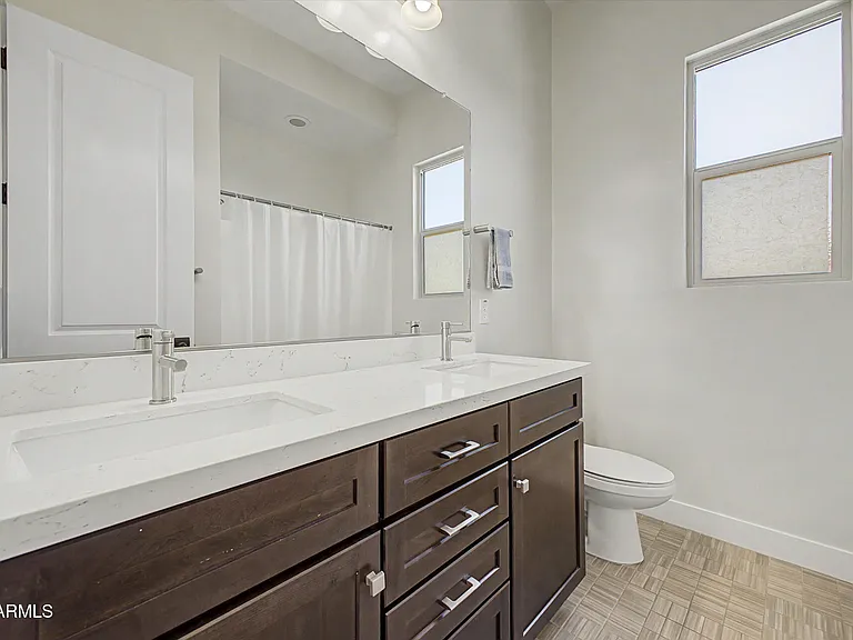 3813 E Fairfield St — Photo 31