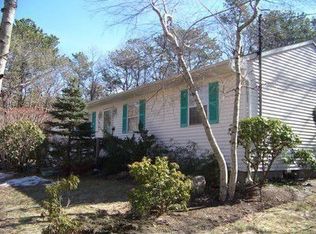 121 Red Creek Rd, Hampton Bays, NY 11946