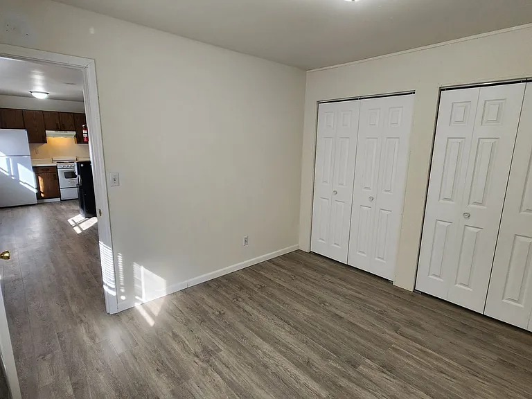 1745 La Crescent St — Photo 1
