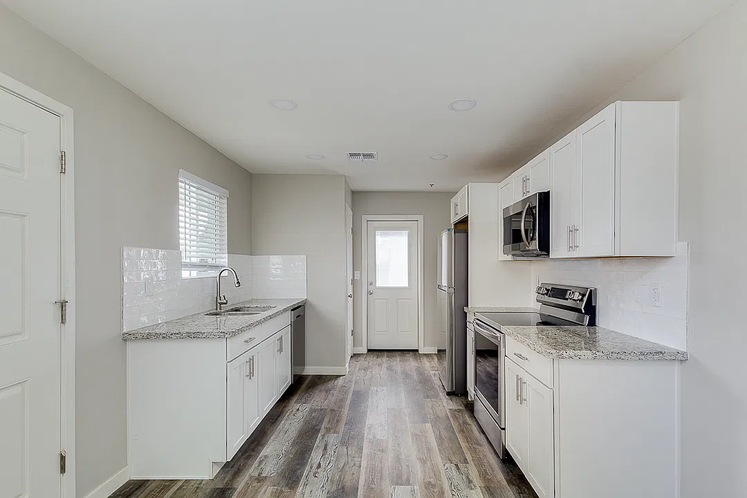 2 bed, 600 sqft, $1,450 — Photo 3
