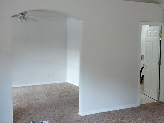 4th image of 335 NE 18th St