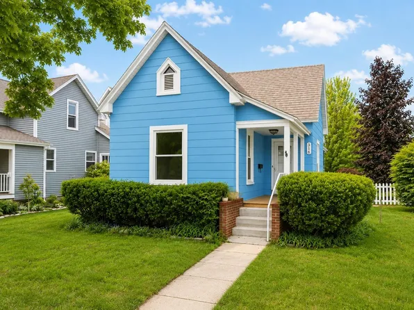 316 W 10th St, Traverse City, MI 49684