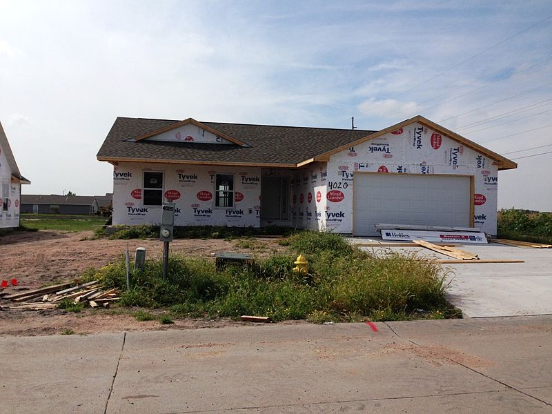 1st image of 4020 W Park Dr