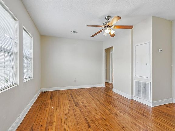 4th image of 3624 Eagle St