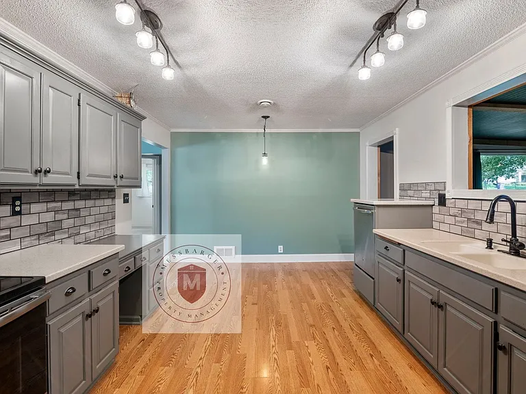 10824 W 64th Ter — Photo 13