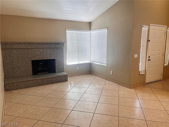 5th image of 1542 Beech Grove Dr