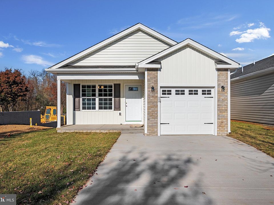 1st image of 556 Great Oak Ct