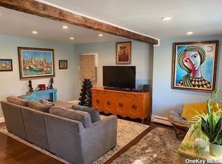 47 E Maple St, Valley Stream, NY 11580