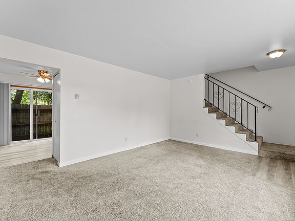 4th image of 501 Fern Ave #7