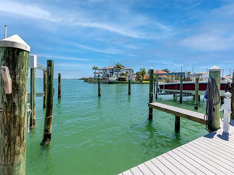 363 Pinellas Bayway S #48 — Photo 38